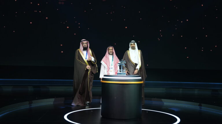 شركة أسمنت المنطقة الجنوبية تحتفل باليوم الوطني الـ 94 بفعاليات ترفيهية وثقافية وفنية في أبها